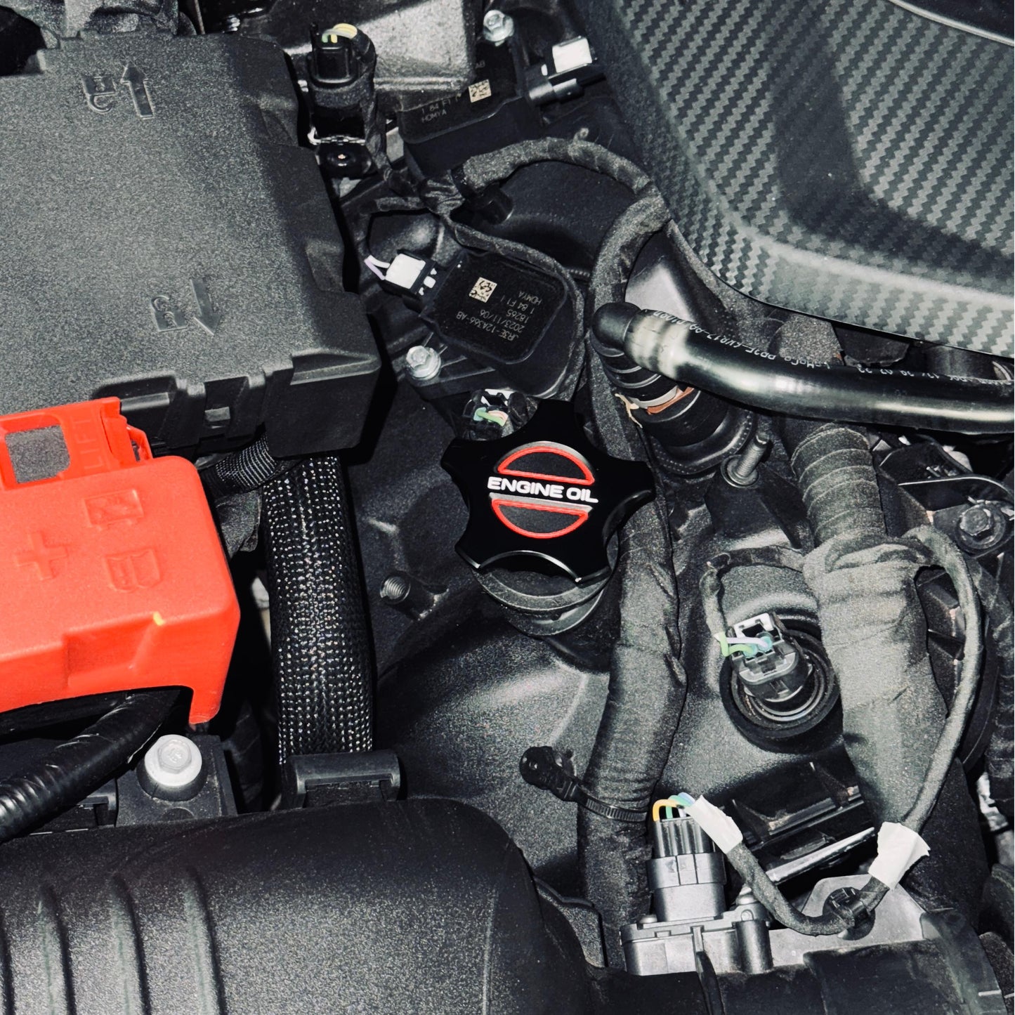 JSD Space Billet Aluminum Engine Oil Filler Cap Cover for Ford Mustang 2018+ GT; Dark Horse,2020-2022 Mustang GT500, Anodized Black